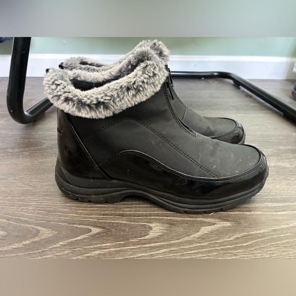 Weatherproof Women’s Black Faux Fur Lined Winter Snow Ankle Bootie Rona Sz 7